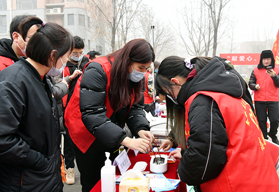 1678152407151403.jpg 为居民免费清洗眼镜 拷贝.jpg